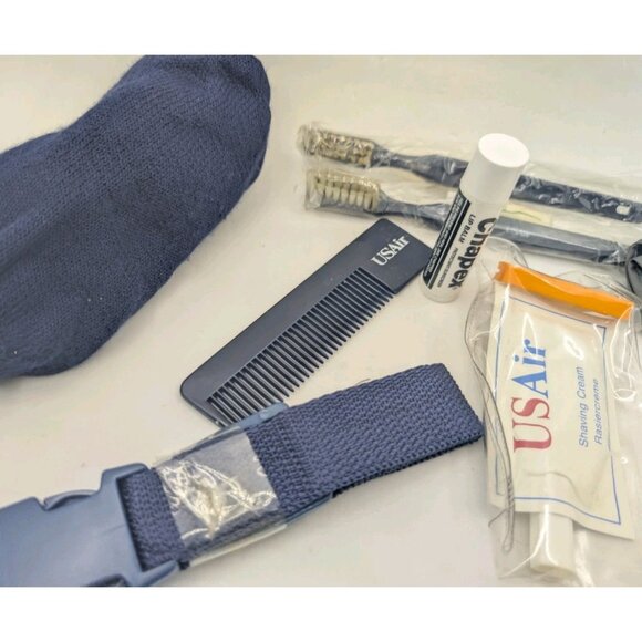 Vintage US Air First Class Gray Cosmetic/Travel Bag with accessories - Picture 4 of 7